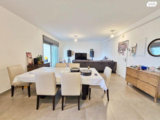 דירה, חיים חפר, הרקפות, ראשון לציון