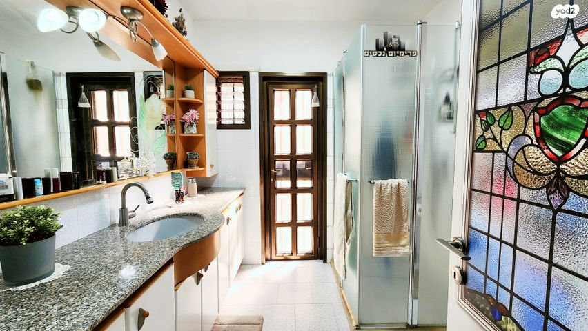 בית פרטי/ קוטג', עפרוני, שלומית, שלומי