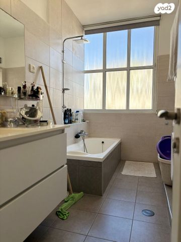 דירה, יחזקאל דנין, לב העיר, בת ים