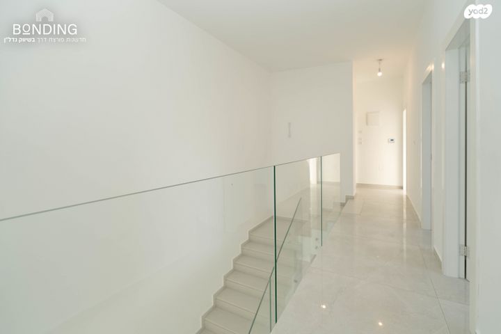 דו משפחתי, נר הלילה, 212 מזרח, אבן יהודה