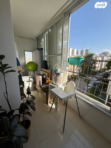 דירה, יחזקאל דנין, לב העיר, בת ים