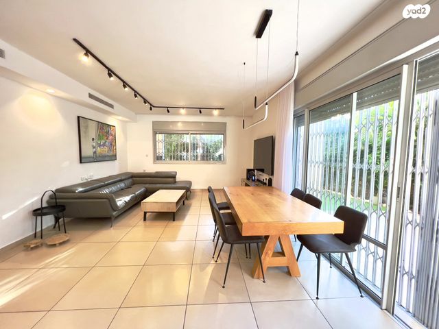 דירת גן, יהודה לייב יוספזון, רחובות המדע, רחובות