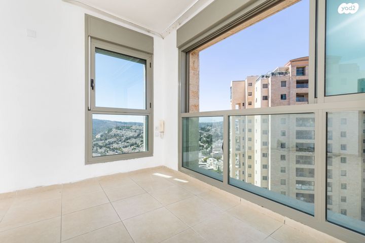 דירה, אברהם פררה 11, הולילנד, ירושלים