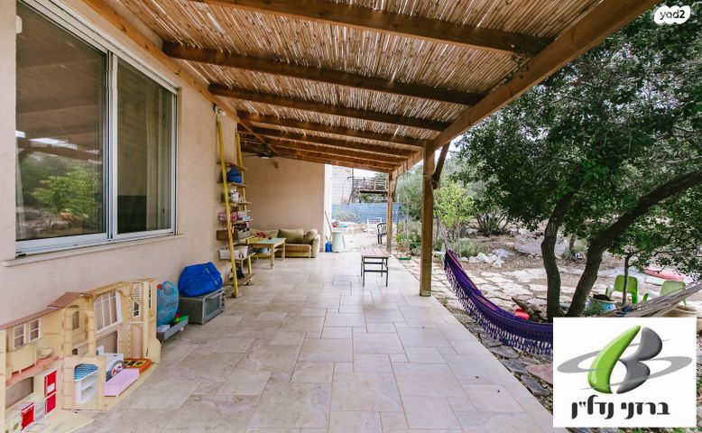 בית פרטי/ קוטג', שריגים