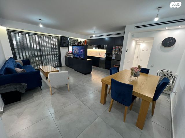 נווה שרון / שער העיר