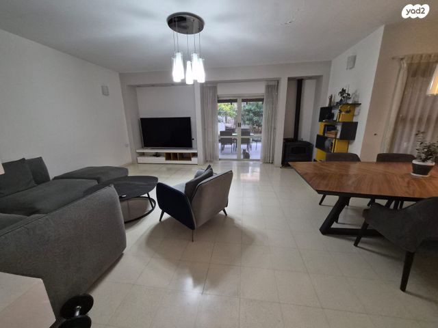 דו משפחתי, בעל התניא, אבן גבירול, רחובות