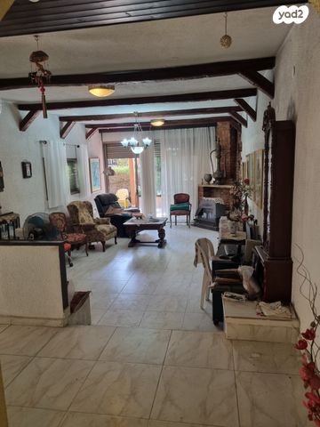 דו משפחתי, רמז, מערב ותיק, ראשון לציון