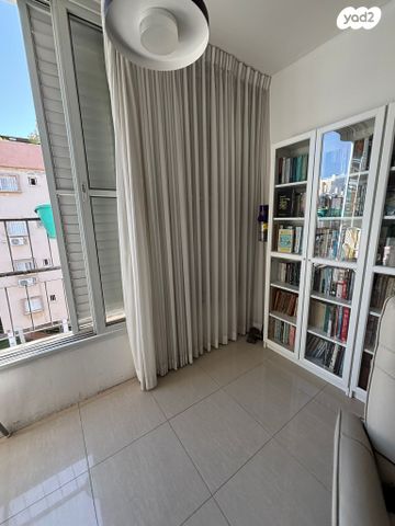 דירה, יחזקאל דנין, לב העיר, בת ים