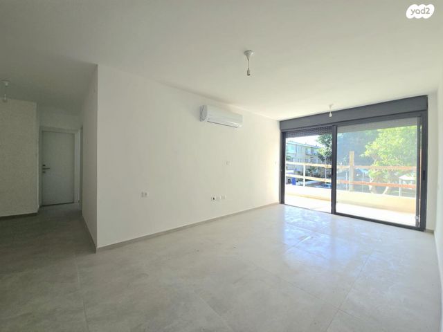 דירה, אסירי ציון, קרית שרת, רעננה