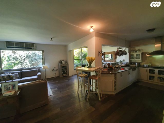 גג/ פנטהאוז, גולן, רמת השרון