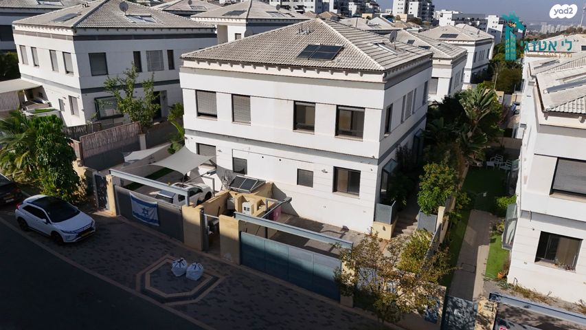 שרה לוי תנאי 