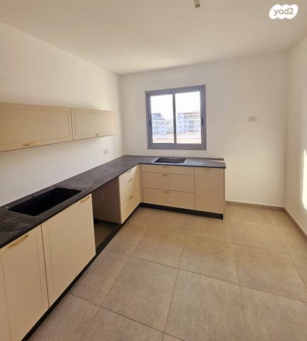 דירה, חיים הרצוג, מורשת, מודיעין מכבים רעות