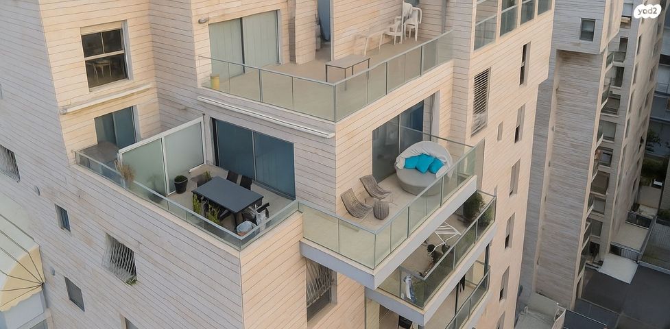 גג/ פנטהאוז, קיראון, קרית אונו