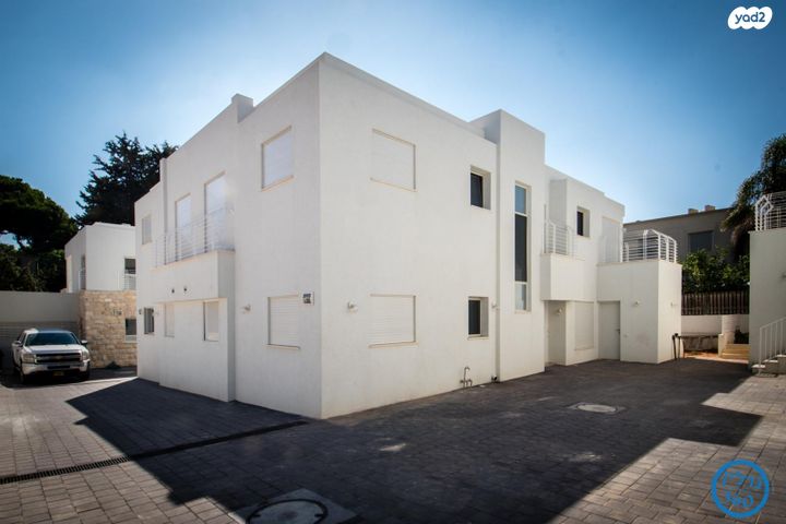 דו משפחתי, מושבה מרכז, זכרון יעקב