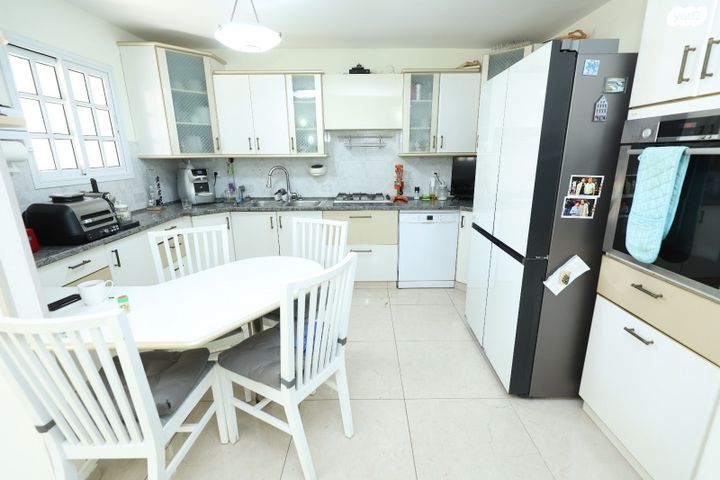 דו משפחתי, גרשום שלום, רמות, באר שבע