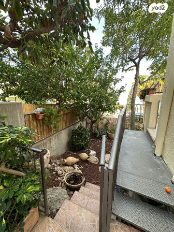 דירת גן, הנוריות, רמות יצחק, נשר