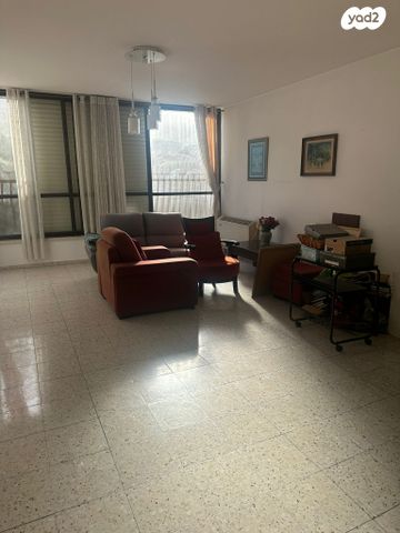 טריפלקס, יהודה הנשיא, מרכז העיר, קרית אתא