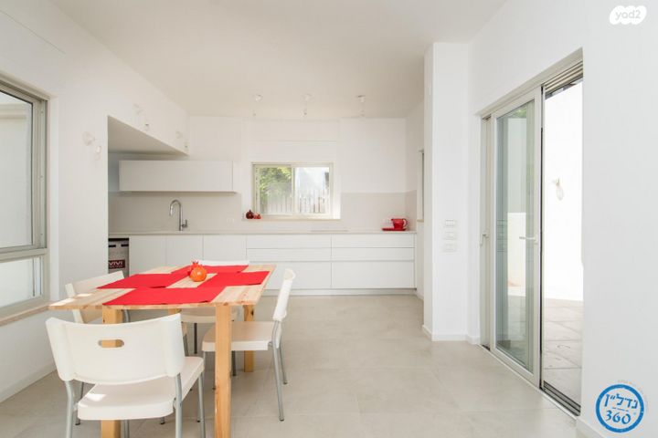 דו משפחתי, מושבה מרכז, זכרון יעקב