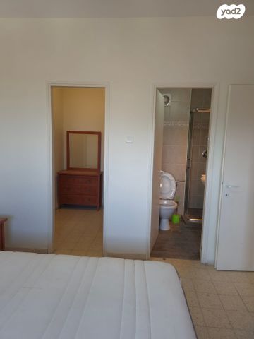 דירה, ליאון בלום, חיפה