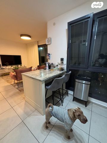 דירה, הרב ניסנבאום 37, אזור תעשיה, בת ים