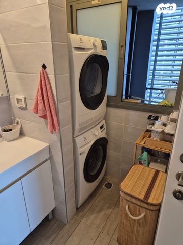 דירה, שדרות רחבעם זאבי, גבעת אולגה, חדרה