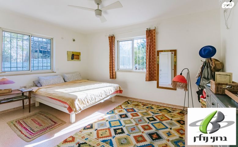 בית פרטי/ קוטג', שריגים