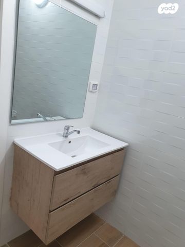 דירה, אופקים, גבעת עמוס, נשר