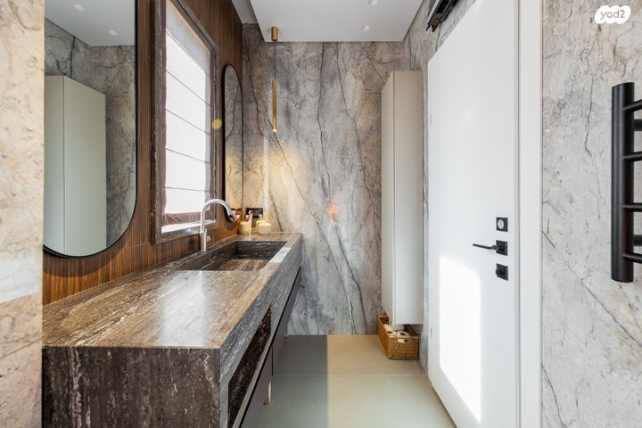 דירת גן, הוד השרון