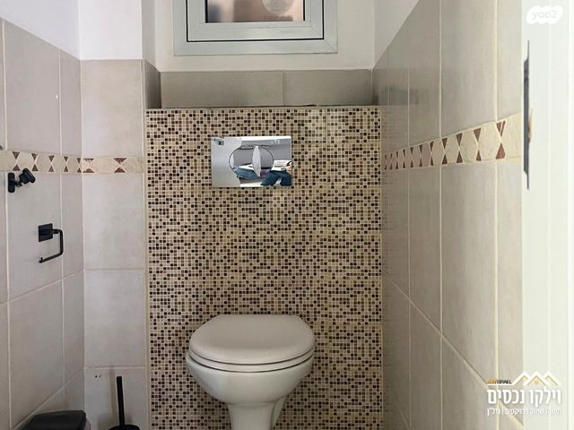 דירה, אהרון חג'ג', נאות בן גוריון, יבנה