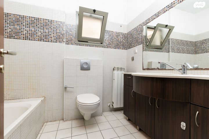 דירה, אברהם פררה 11, הולילנד, ירושלים