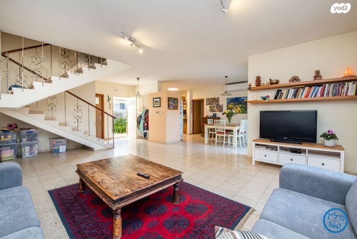 דו משפחתי, מושבה מרכז, זכרון יעקב