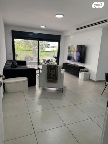 דירה, חצרות המושבה, רחובות