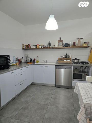 דירה, השקד, נופי החורש, מבשרת ציון