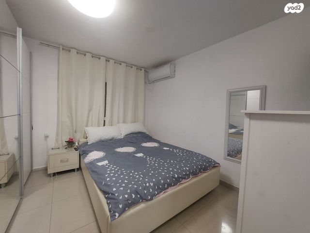 גג/ פנטהאוז, חללי אגוז, גני אביב, לוד