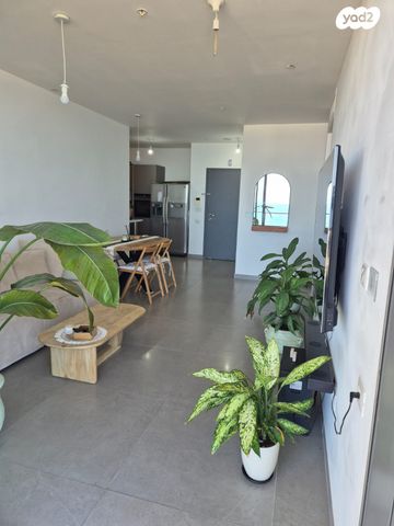 דירה, שדרות רחבעם זאבי, גבעת אולגה, חדרה