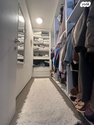 דירת גן, קדימה צורן