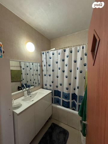 דירה, משה שרת, בת ים