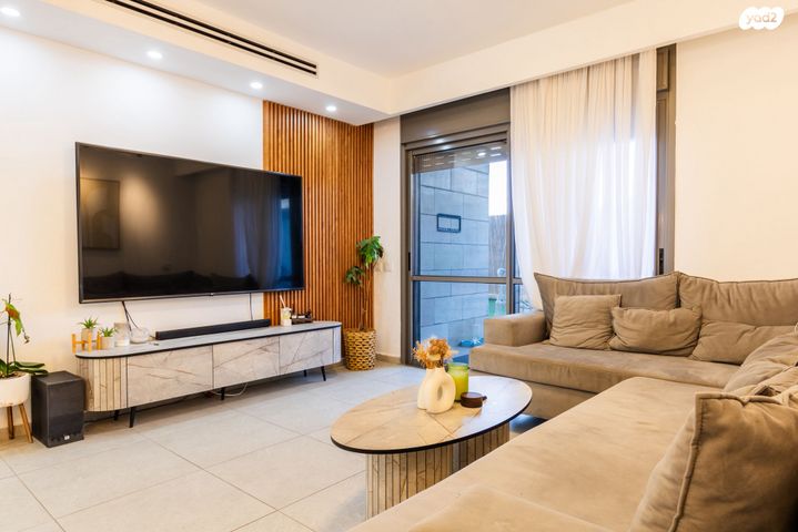 דירת גן, השחר, דימונה