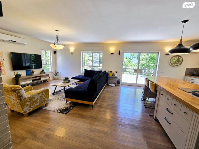 בית פרטי/ קוטג', משעול הנרקיס, שאר העיר, כפר ורדים