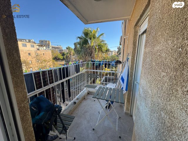 דירה, מעגלי יבנה, קטמונים, ירושלים