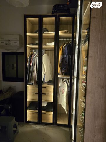 דירה, ליאונרדו דה וינצ'י 12, גני שרונה, קרית הממשלה, תל אביב יפו