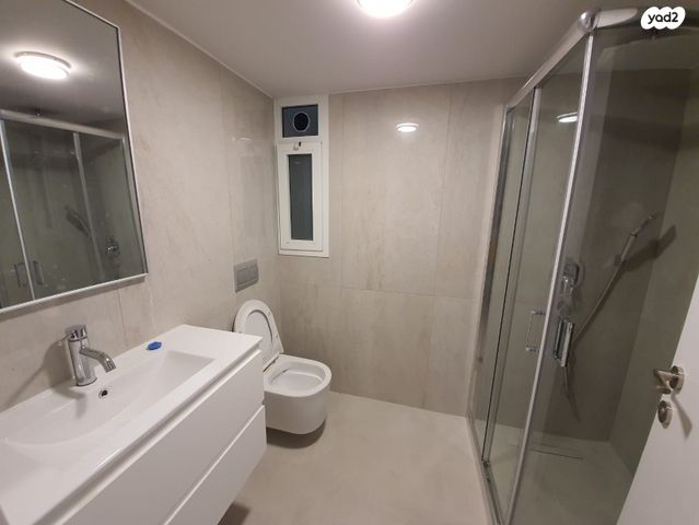 דירה, המדרגות, נחלאות, שערי חסד, ירושלים