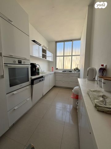 דירה, יחזקאל דנין, לב העיר, בת ים