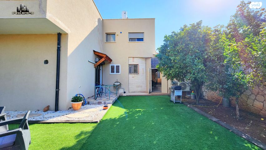 בית פרטי/ קוטג', עפרוני, שלומית, שלומי