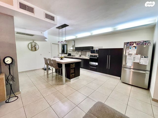 דירה, ד"ר יהודה פרח 8, קרית השרון, נתניה