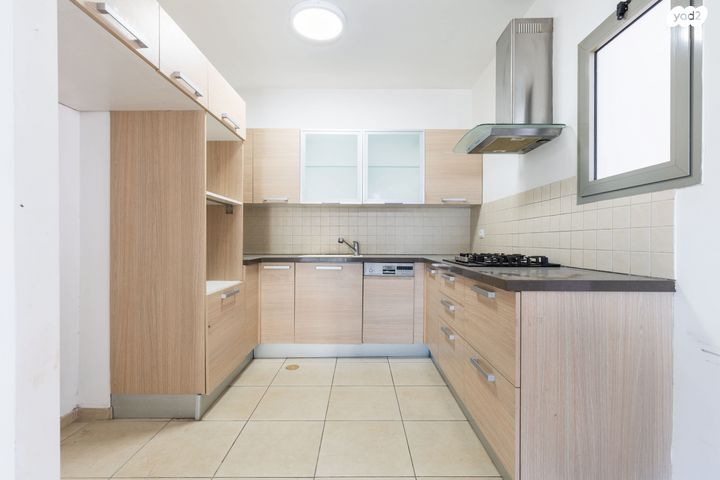 דירה, אברהם פררה 11, הולילנד, ירושלים