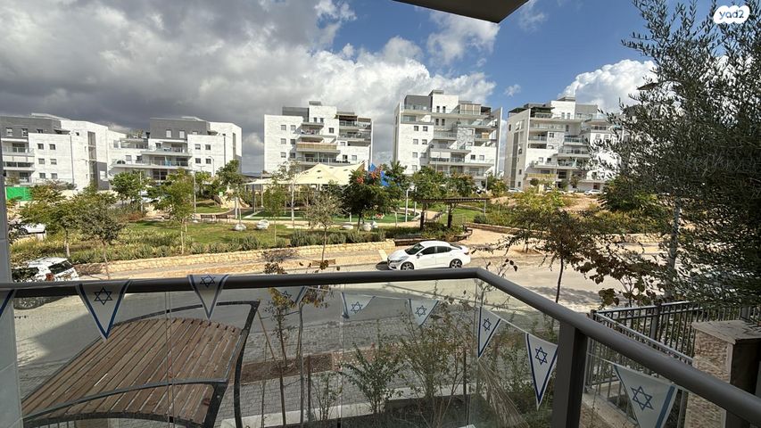 דירה, אפרים קציר, מורשת, מודיעין מכבים רעות