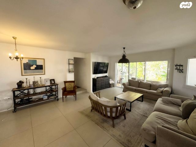 דירת גן, סמטת כינרת, מרכז הישוב, גני תקווה