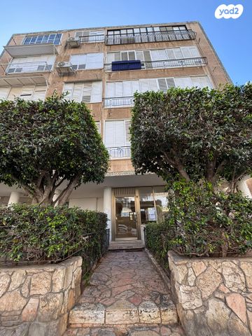 דירה, יחזקאל דנין, לב העיר, בת ים