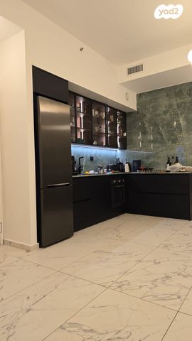 דירה, ליאונרדו דה וינצ'י 12, גני שרונה, קרית הממשלה, תל אביב יפו